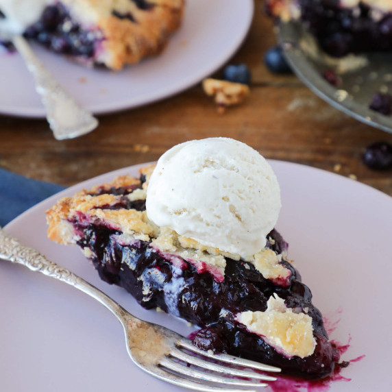 blue berry pie with vanilla ice cream
