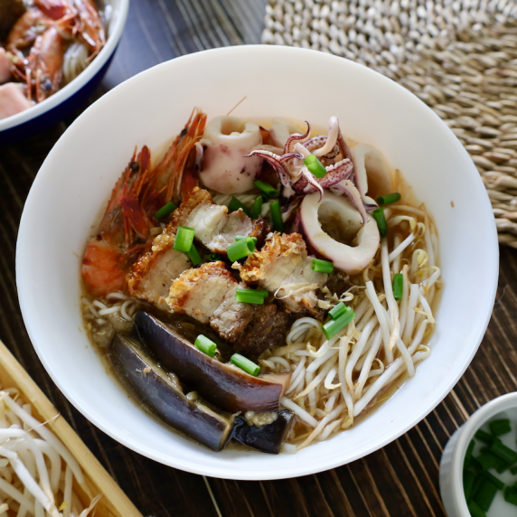 bun mam, vietnamese fermented fish noodle soup