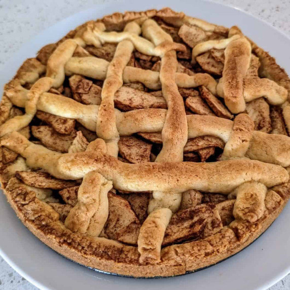 Traditional Baked Dutch Apple Pie