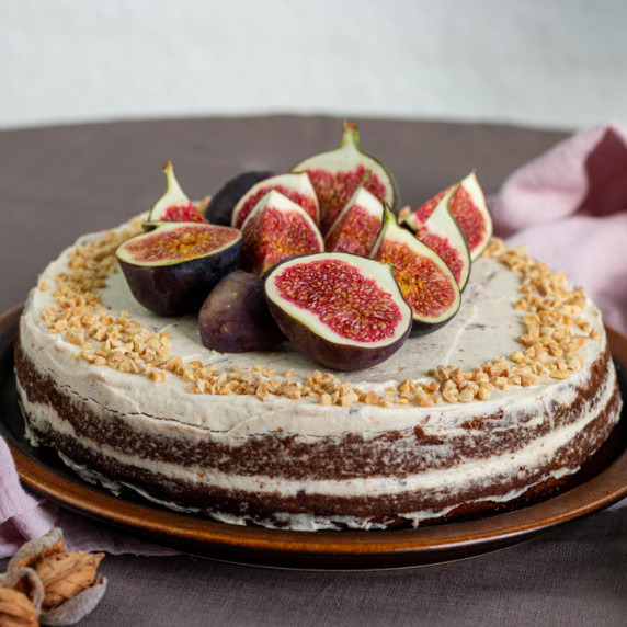 spiced fig coffee cake with fresh figs 