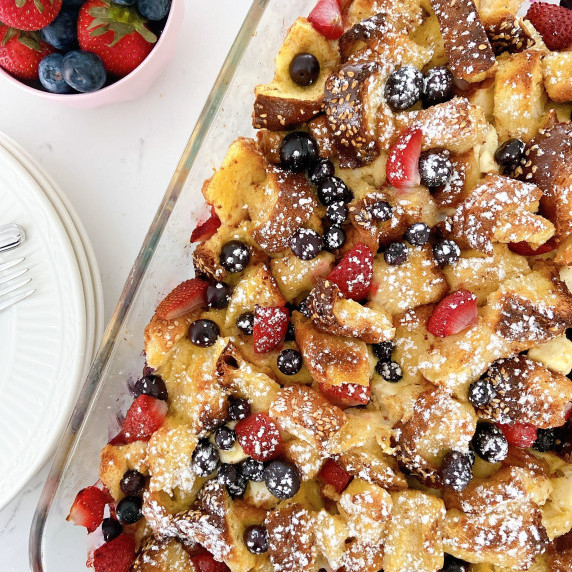 French toast bake with strawberries and blueberries 