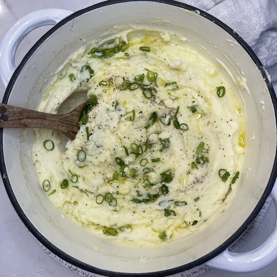 Creamy garlic mashed potatoes