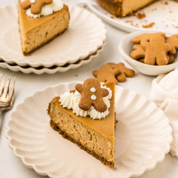 slice of gingerbread cheesecake