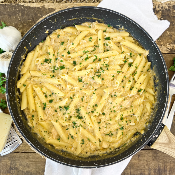 CREAMY Garlic Tuna Pasta