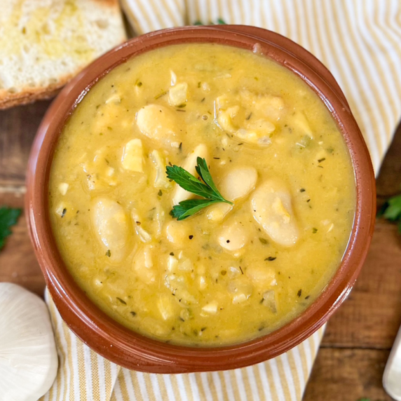 Creamy GARLIC Butter Bean Soup