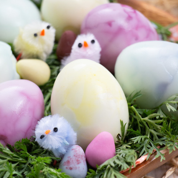 marbled eggs with natural colouring for Easter