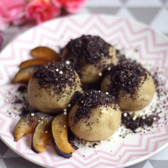 Gerban potato plum dumplings with poppy seeds - gluten-free and vegan
