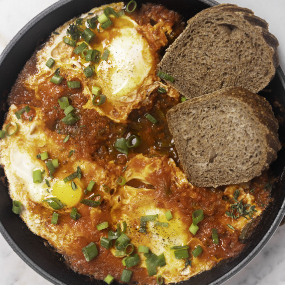 spicy eggs and tomato