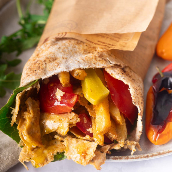 doner sandwich with doner fries and tomato